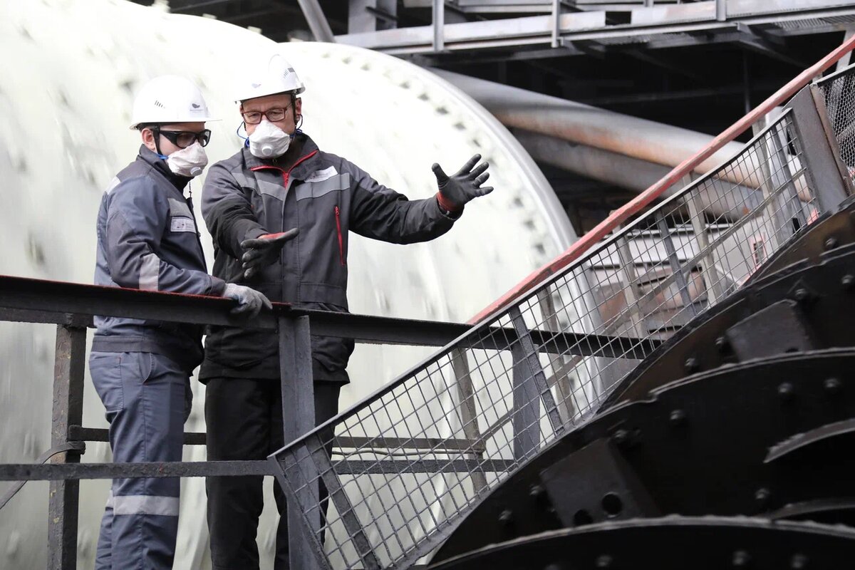 Над проектом по увеличению производительности работала команда специалистов обогатительной фабрики и дирекции по развитию Бизнес-Системы. Фото Александра Белашова / «Медиацентр»