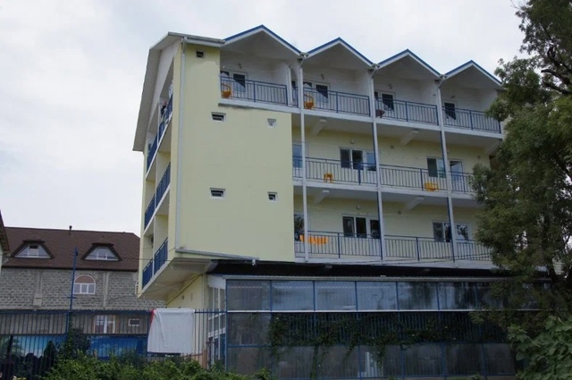 Общая кухня, детская площадка и море рядом: Гостевой дом «Рузана» (Вардане)