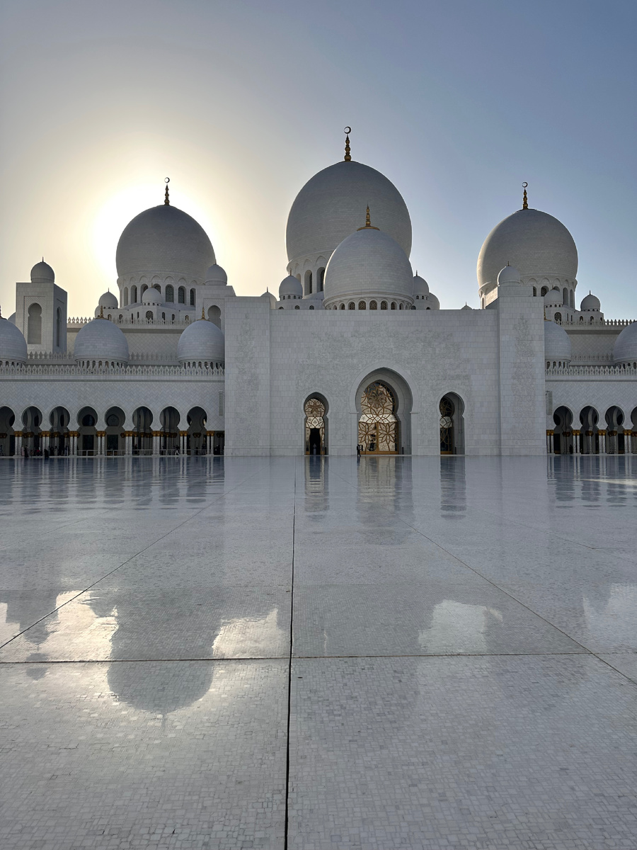 Белая мечеть в Абу-Даби 