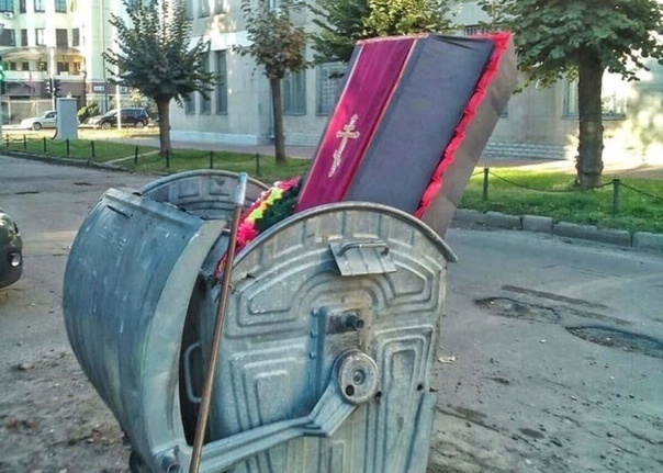 Ритуальное агентство в Твери может быть оштрафовано на 1 миллион рублей за неподобающие видео с похорон, сопровождающиеся музыкой Меладзе и УННВ. МВД проводит проверку организации. 