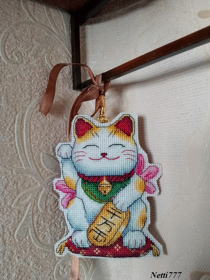 Ну, если серьёзно, то это просто "вышивальная отдыхалочка" которая затянулась на 3 месяца.