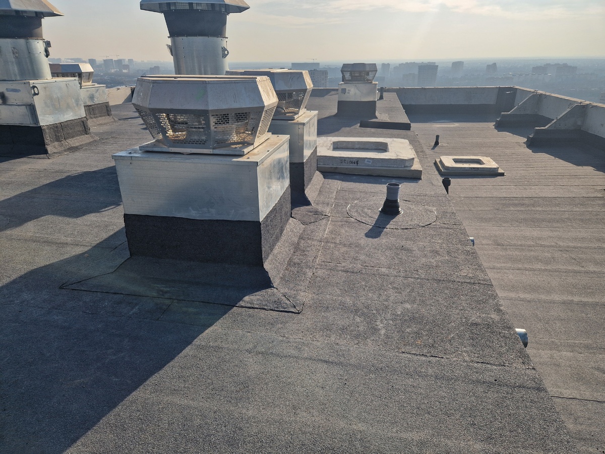 Устройство кровли корпуса 16.1, ЖК Ярославский,  март 2025г.