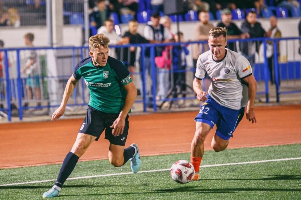    Фото vk.com/fc_khimik_dzr Футболисты \