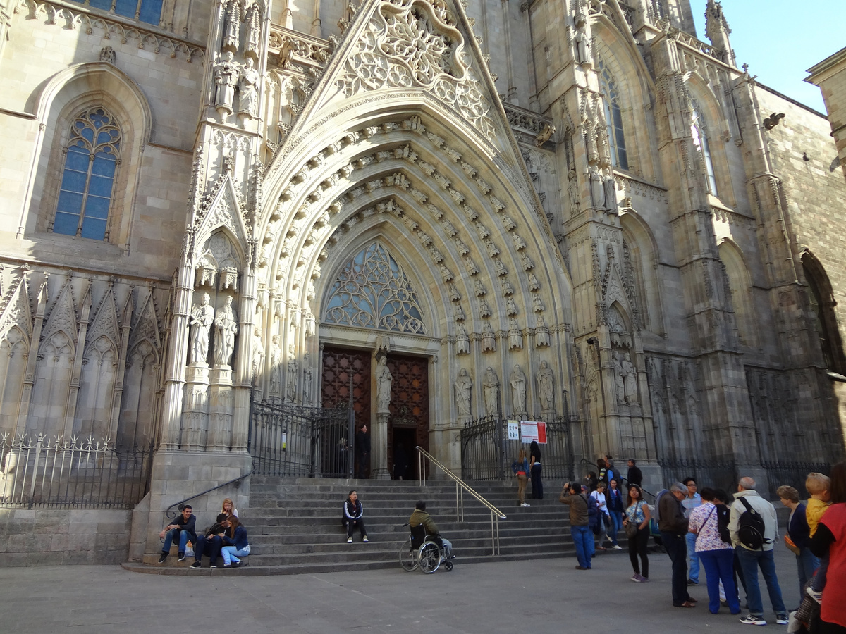 Собор Святой Евлании - доминанта Готического квартала Барселоны.