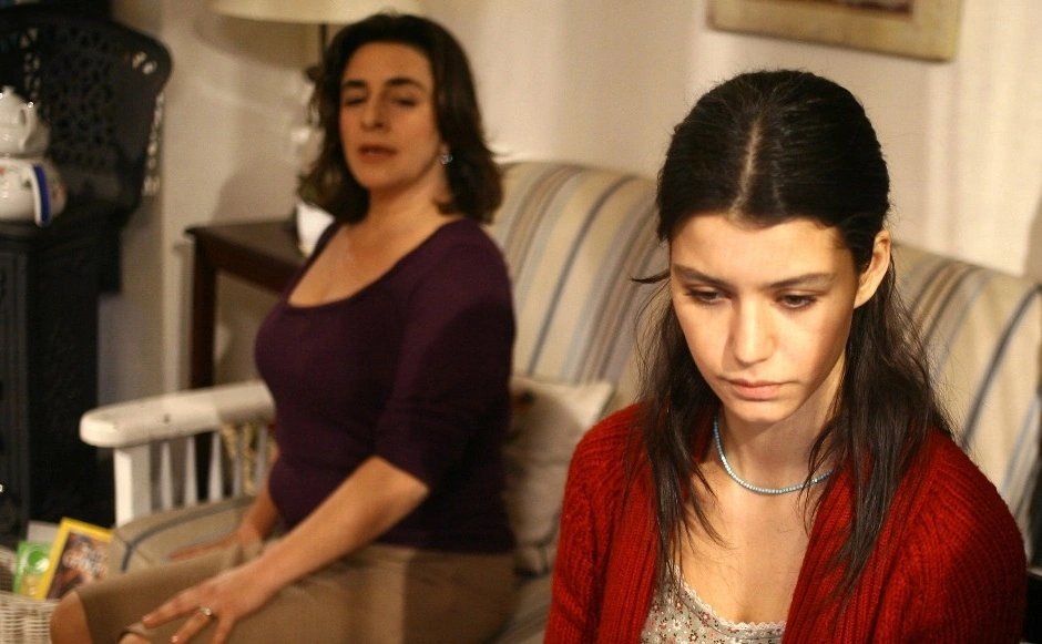 Мукаддес Кетенджи без конца третировала Фатмагюль на правах невестки, зная, что та не сможет дать отпор.