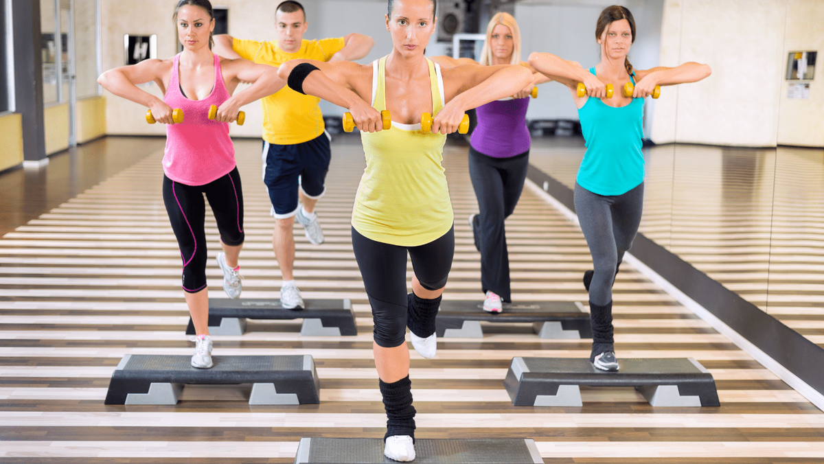 Кардио без скуки: как эффективно использовать степ-аэробику, чтобы худеть и кайфовать от процесса