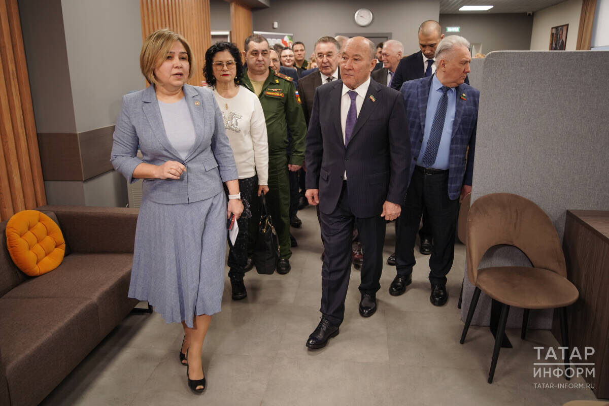 Встретила гостей руководитель филиала Гузель Удачина. Она провела экскурсию и рассказала об основных направлениях работы фондаФото: © Владимир Васильев / «Татар-информ»