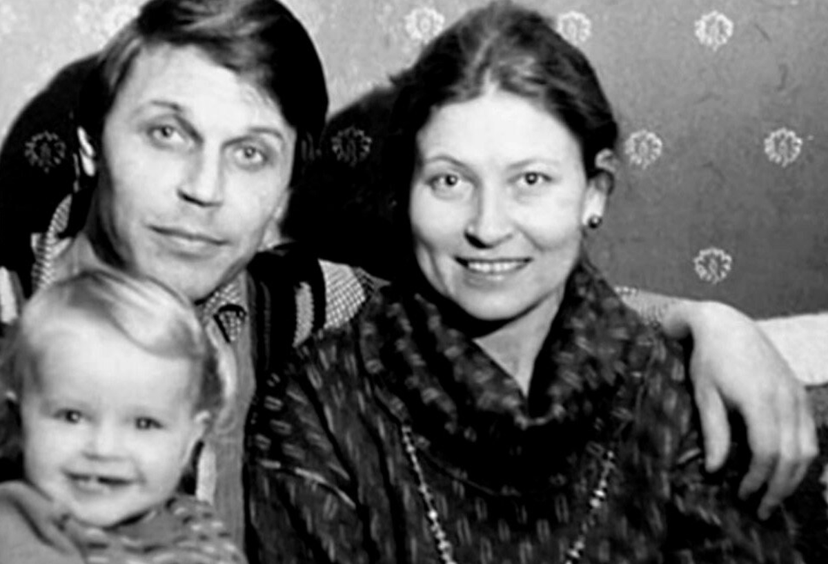 Людмила Зайцева с дочкой и мужем