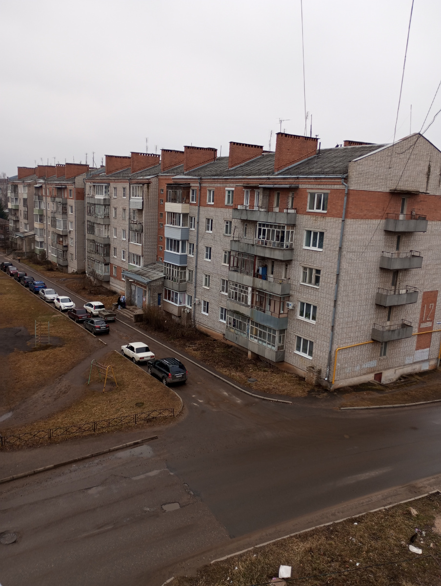 Только что закончился дождь. 