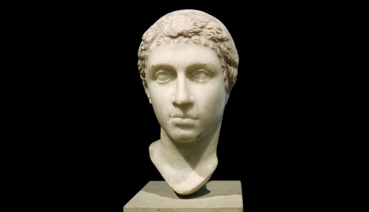 Бюст Клеопатры, ок. 40-30 гг. до н.э. Источник: Altes Museum Berlin