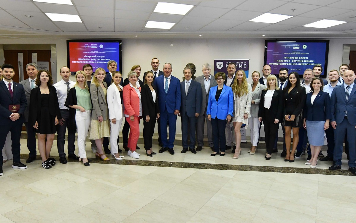    Из МГИМО в авиацию: путь к мечте