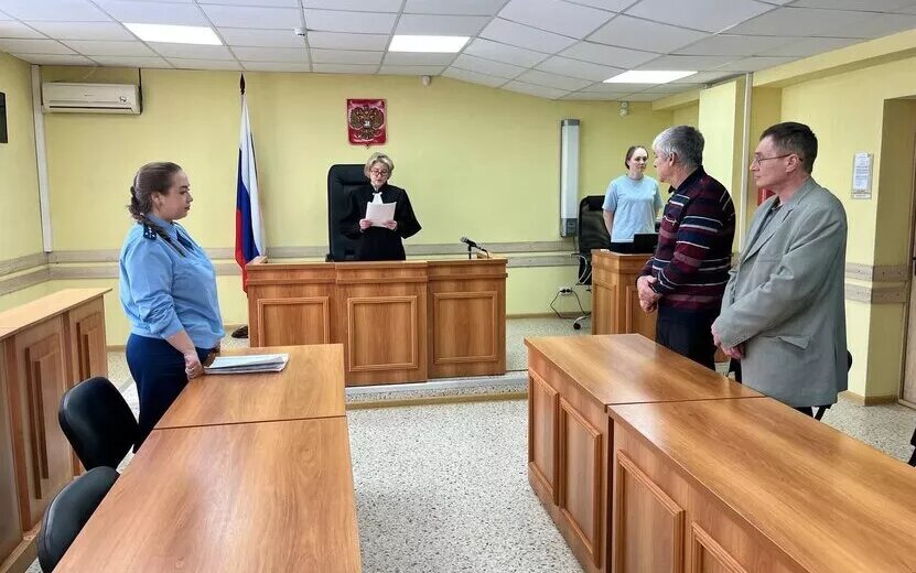    В Балезино двух местных жителей осудили за организацию фиктивного брака с нелегалом