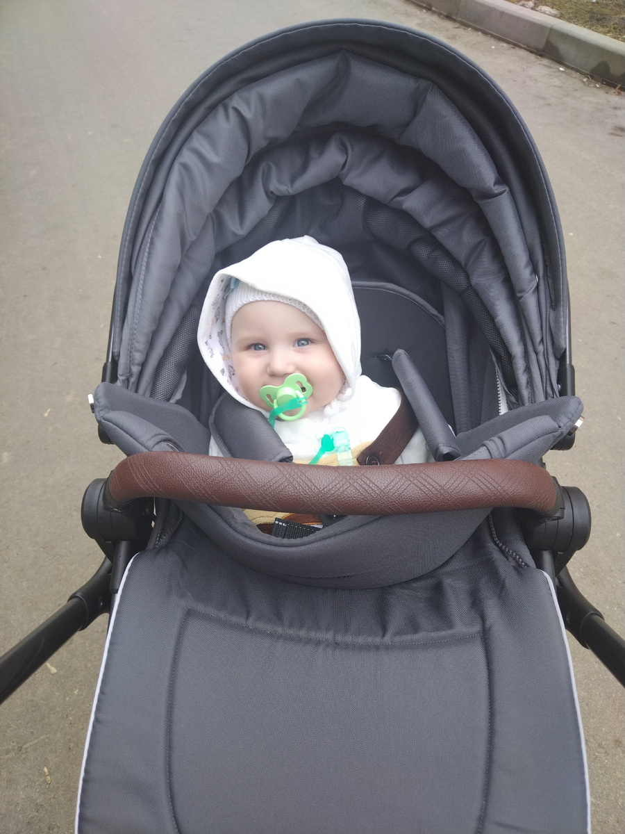 Заигрывать Фёдор уже умеет 😉