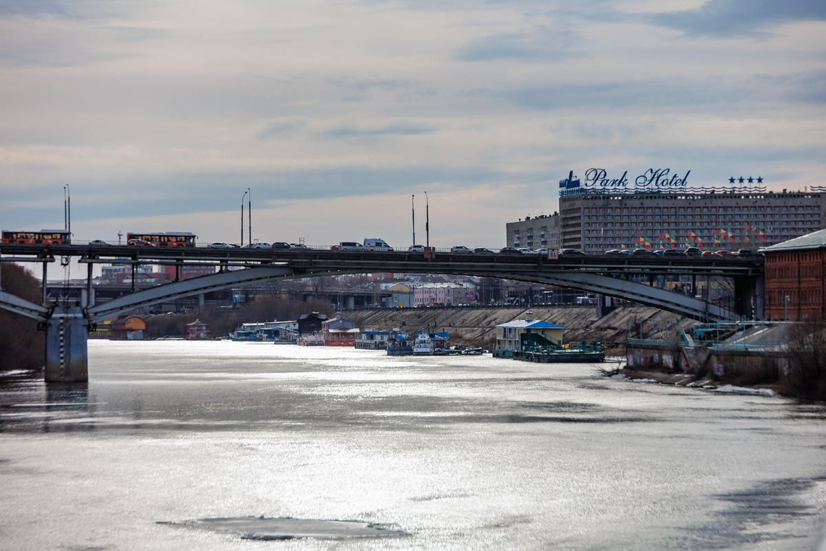 Канавинский мост и Маринс Парк Отель