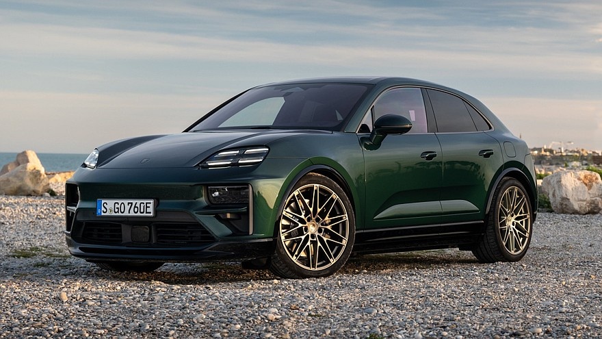    На фото: актуальный электрический кроссовер Porsche Macan Turbo