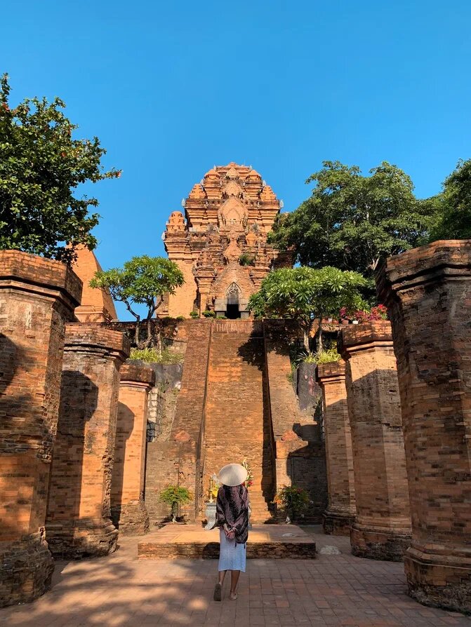 Приезжайте в этот комплекс также с самого утра, чтобы побыть в одиночестве и полноценно насладиться данным местом.