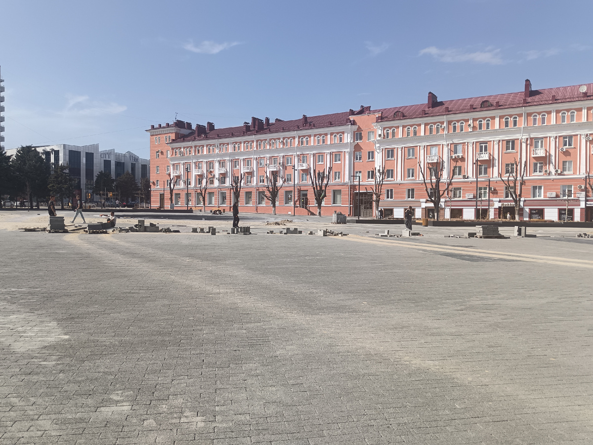 Площадь им. Ленина, которая сейчас активно ремонтирует я и модернизируется