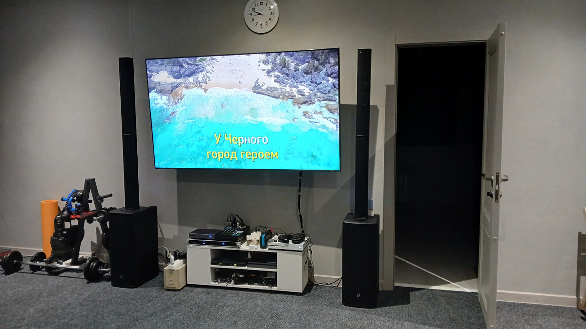 Профессиональный караоке комплект на 30-70м2. Бюджет без учета ТВ и стойки от 870'000 руб.