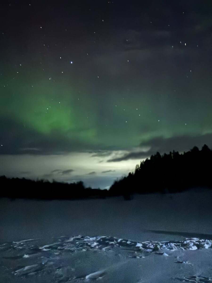Северное сияние на второй день "охоты". В предыдущей статье больше фотографий.