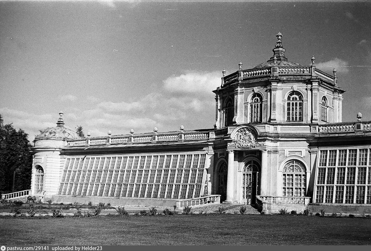 На фото оранжерея Кусково