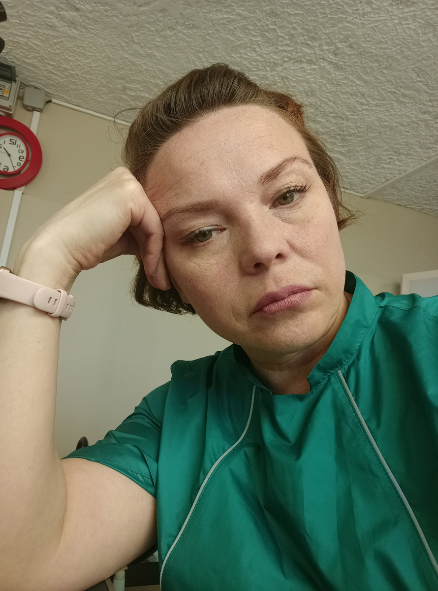 Падаю мысленно вниз. Бесконечно задаю себе вопросы "что я здесь делаю? " и "что я делаю не так? "