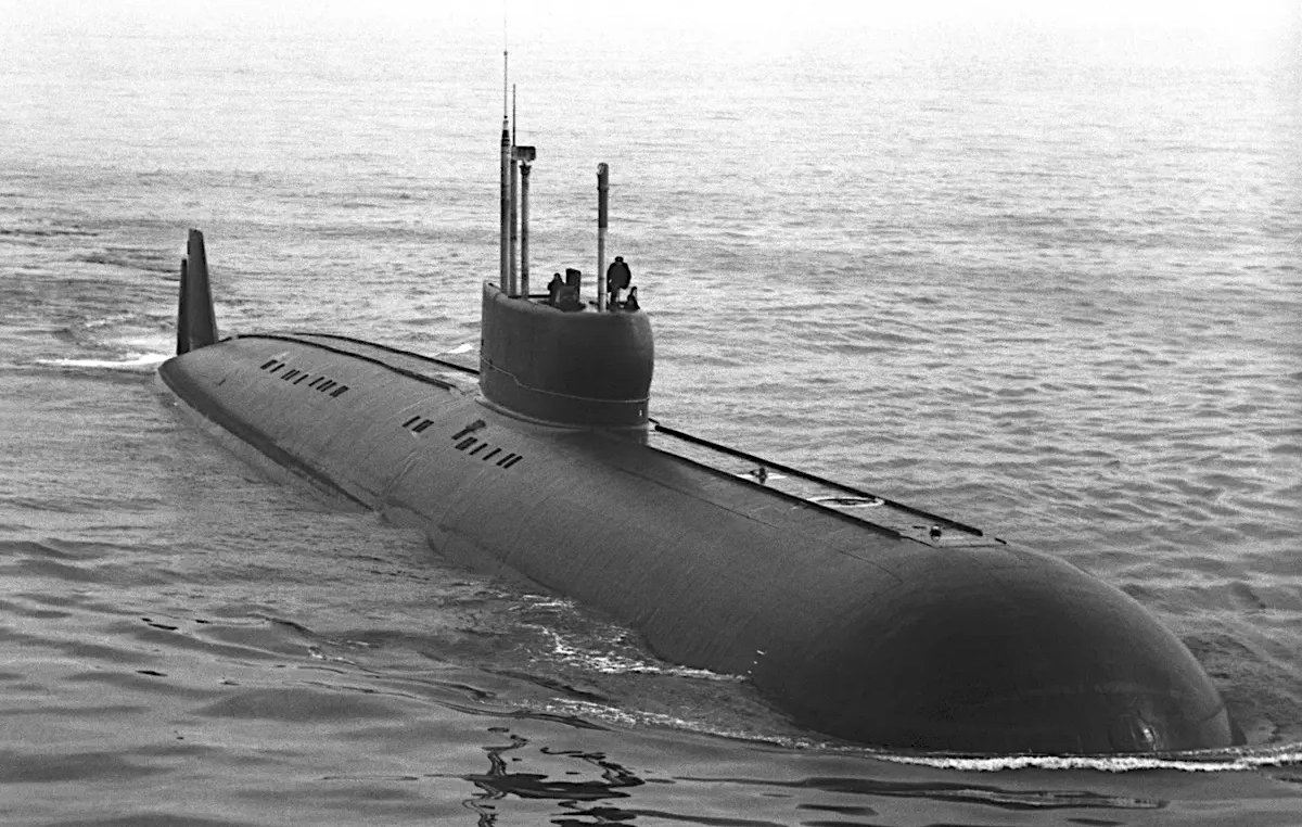 Легендарня лодка к 222 во плоти