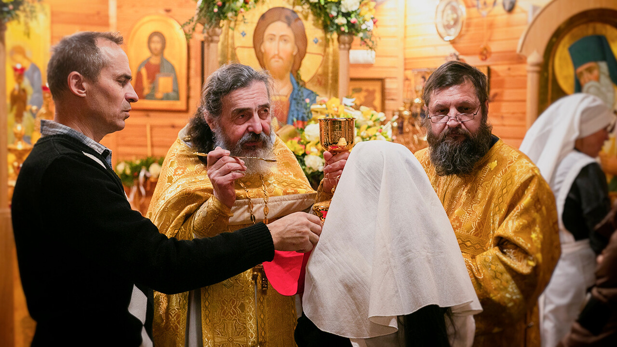 Иерей Валерий Захаров