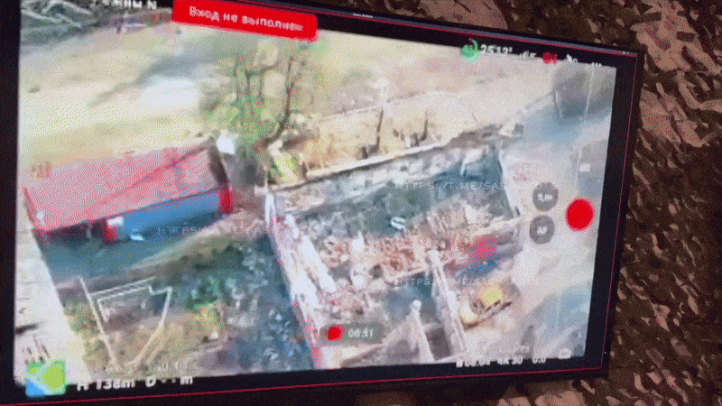    Оставшиеся разрозненные группы ВСУ, не имея связи, пытаются самостоятельно выбираться в сторону границы//Видео с ТГ-канала Kotsnews