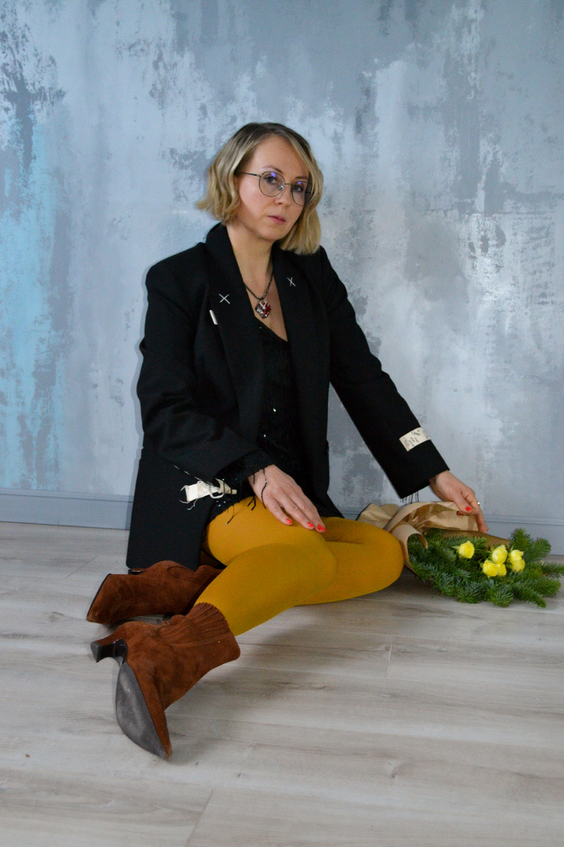 Владею небольшой фотостудией и в каждый сезон оформляю новую локацию в ней