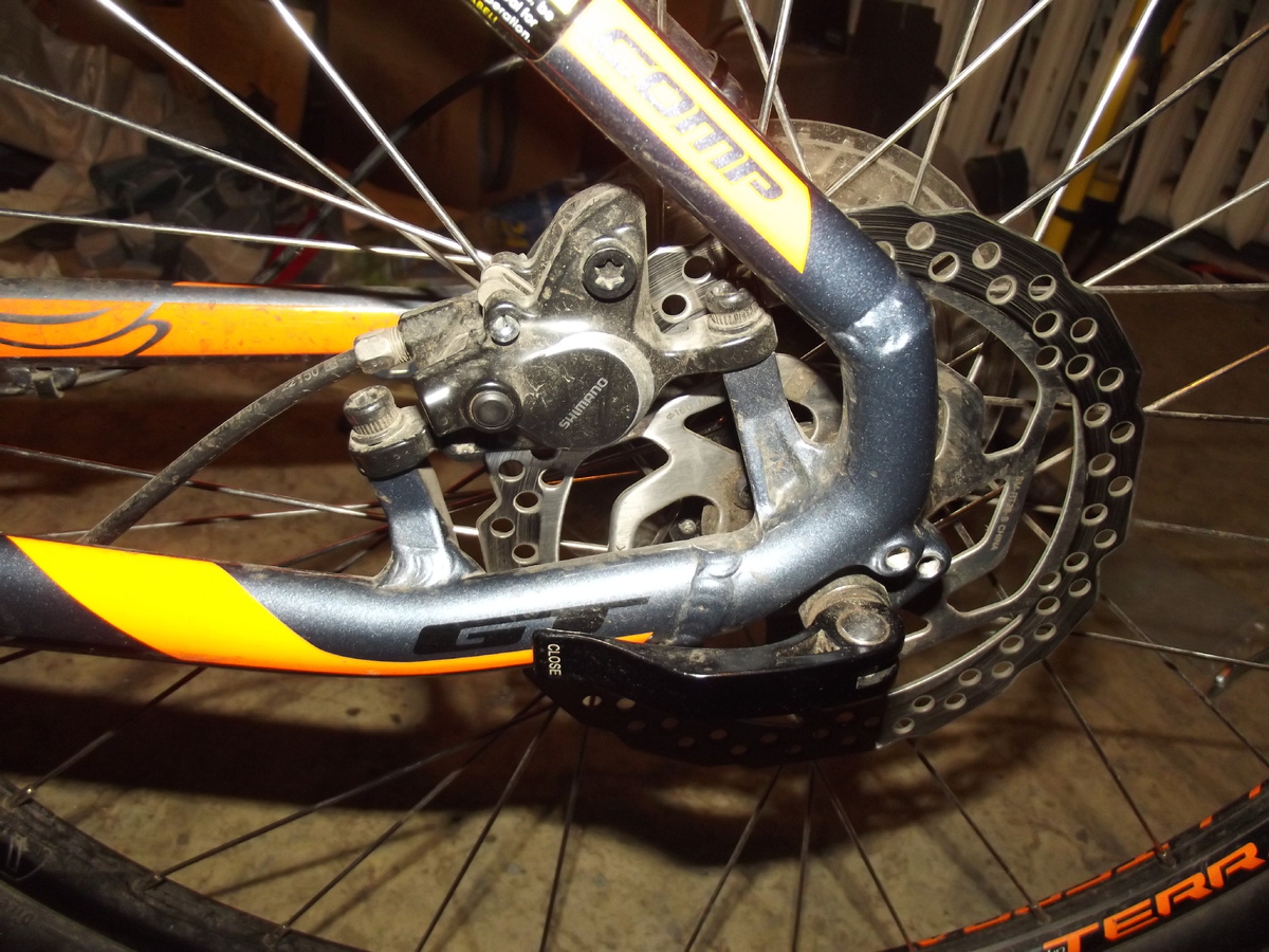 Крепление тормоза