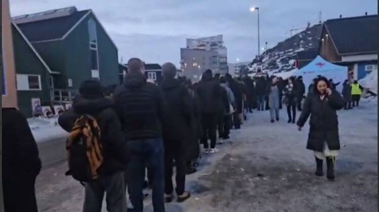    t.me/greenland24news/скриншот с видео Избирательный участок в Нууке продлил свою работу из-за высокой явки, на месте работали многие зарубежные СМИ