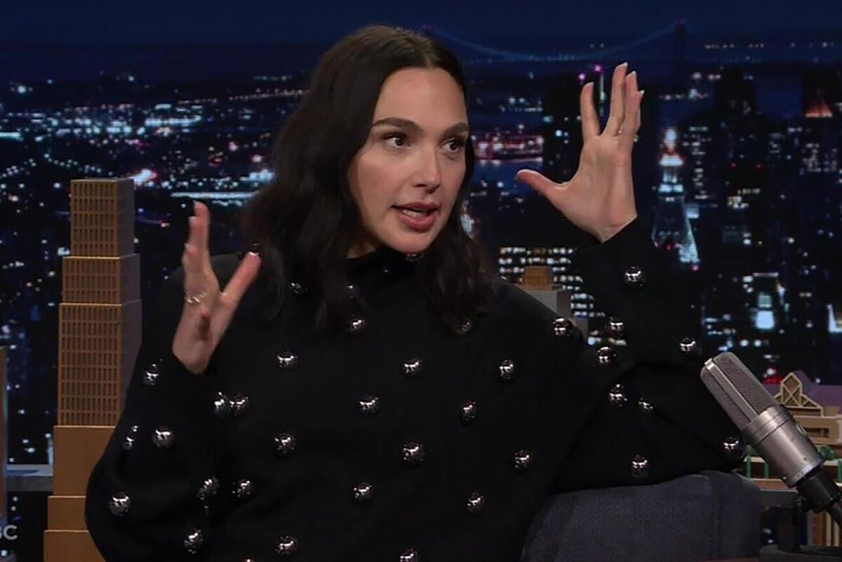    Галь Гадот на телешоу Джимми Фэллона LEGION-MEDIA