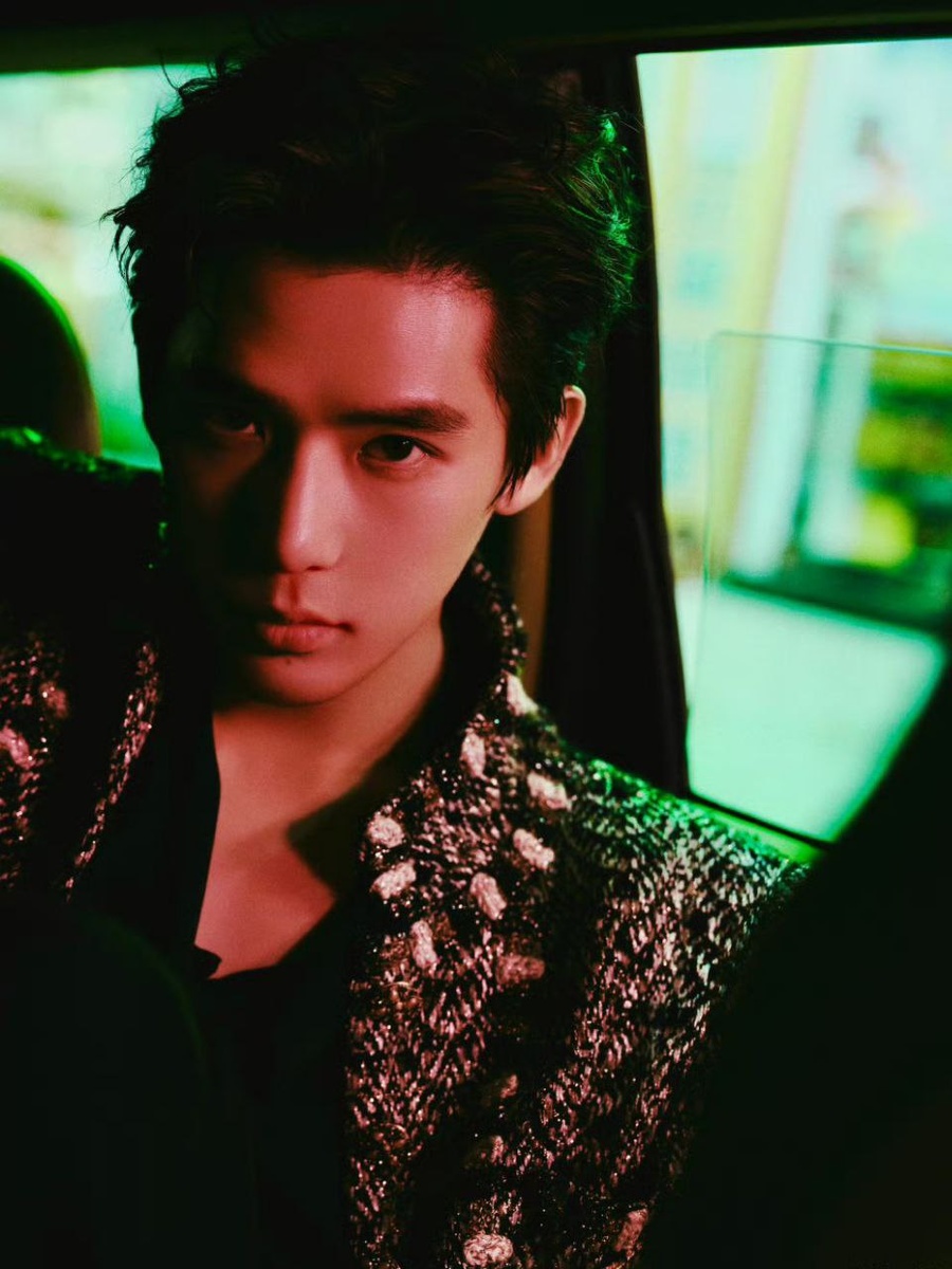 Актёр Ван Аньюй