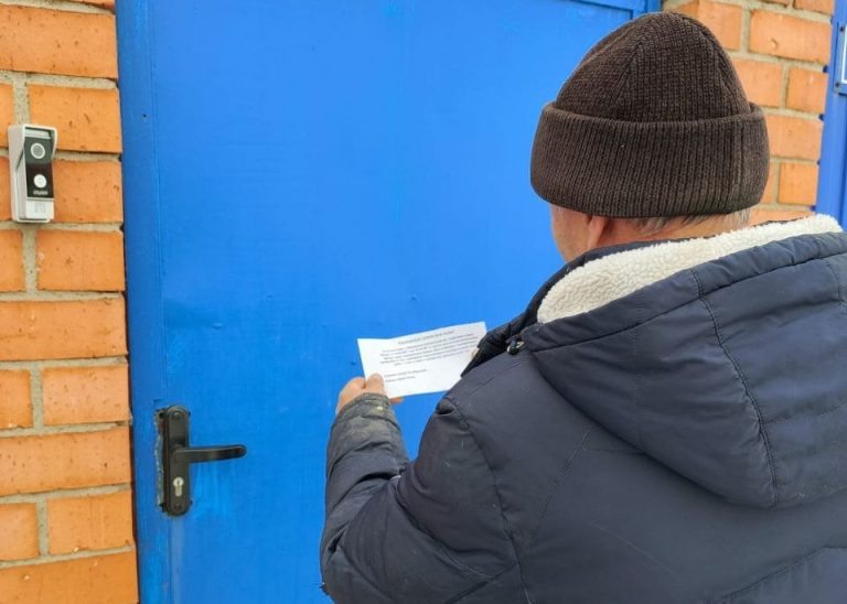    Жителям Орска начали раздавать памятки про паводок Оренбуржье