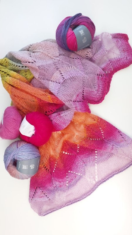 Вязаный палантин (листайте галерею)