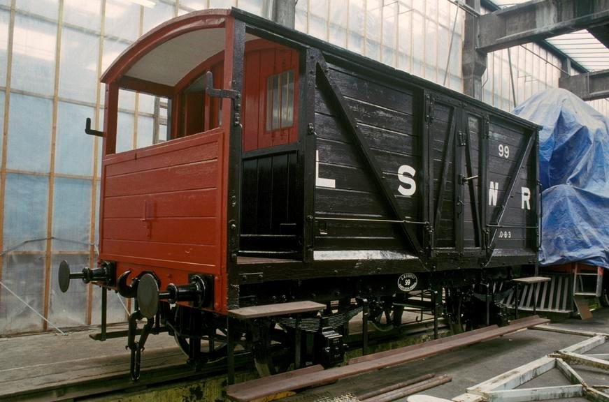 Картинки Яндекса. 10-тонный товарный тормозной вагон1894 года. Британские железные дороги