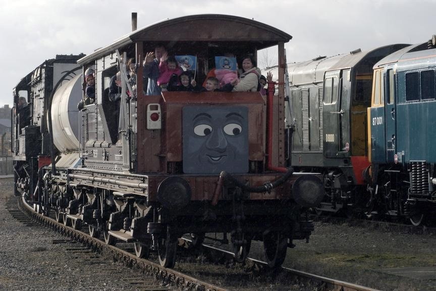 Картинки Яндекса.
Железнодорожный вагон, Южная железная дорога, 25-тонный грузовой вагон, № 56297, 1936 год.
