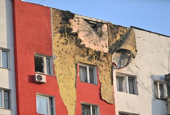 Дрон влепил в многоэтажку в москве.  фото: картинки яндекса.