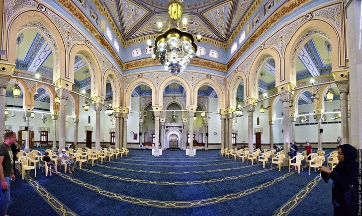 Мечеть Джумейра внутри, фотография из открытых источников.