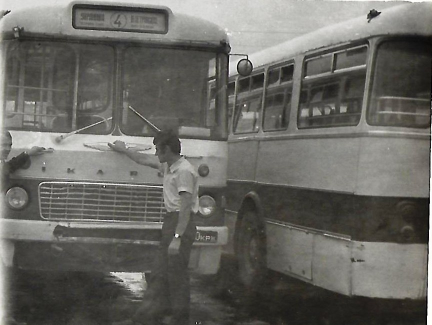 Многострадальный наш с Витей Шварцем автобус 91 - 60 крж,ИКАРУС 556.