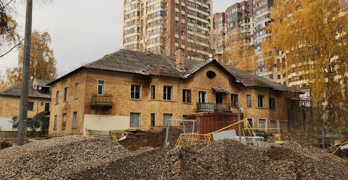 1-230-2 в Красногорске. Фото автора