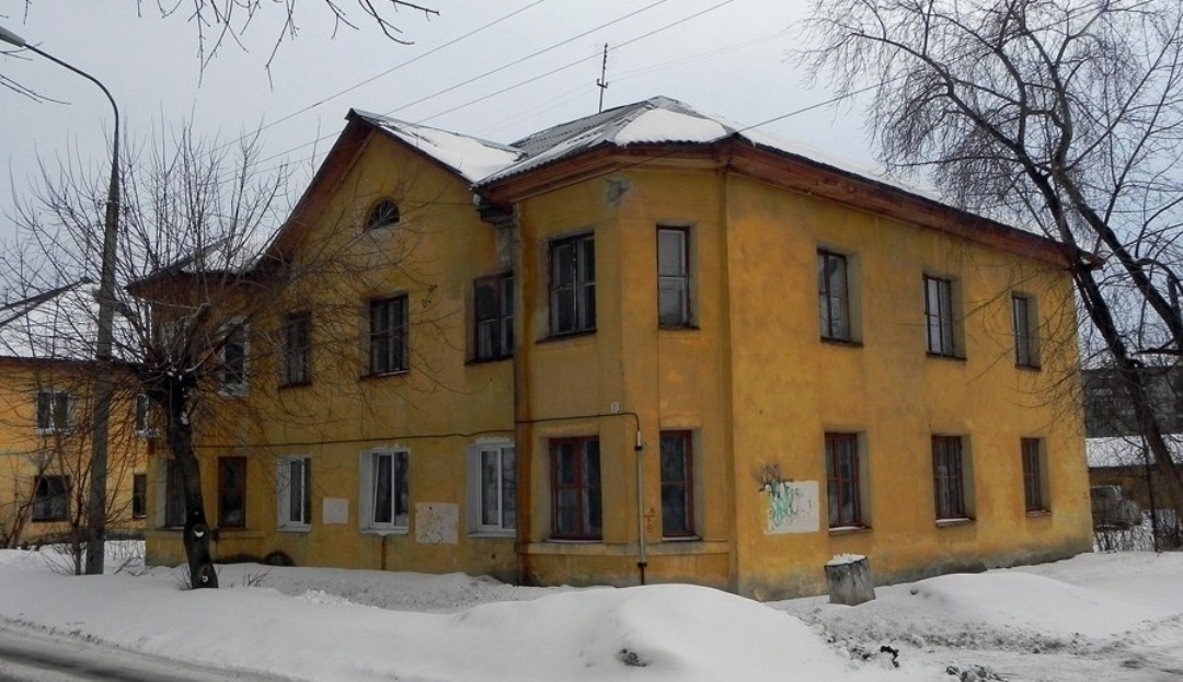 1-230-1 в модификации с эркерами в Верхней Пышме. Фото - СТА