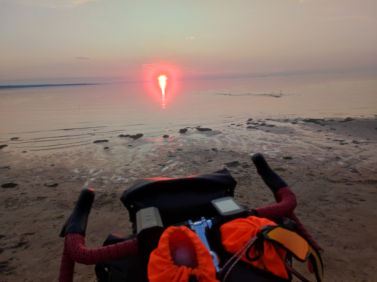 Закатное солнце. Листайте галерею.