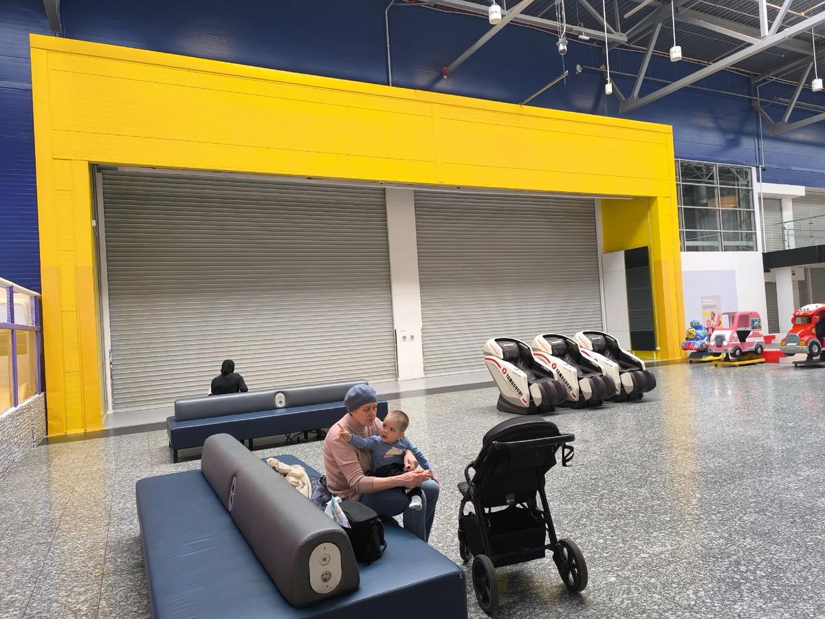 Закрытая Икеа в Мега Белая Дача март 2025