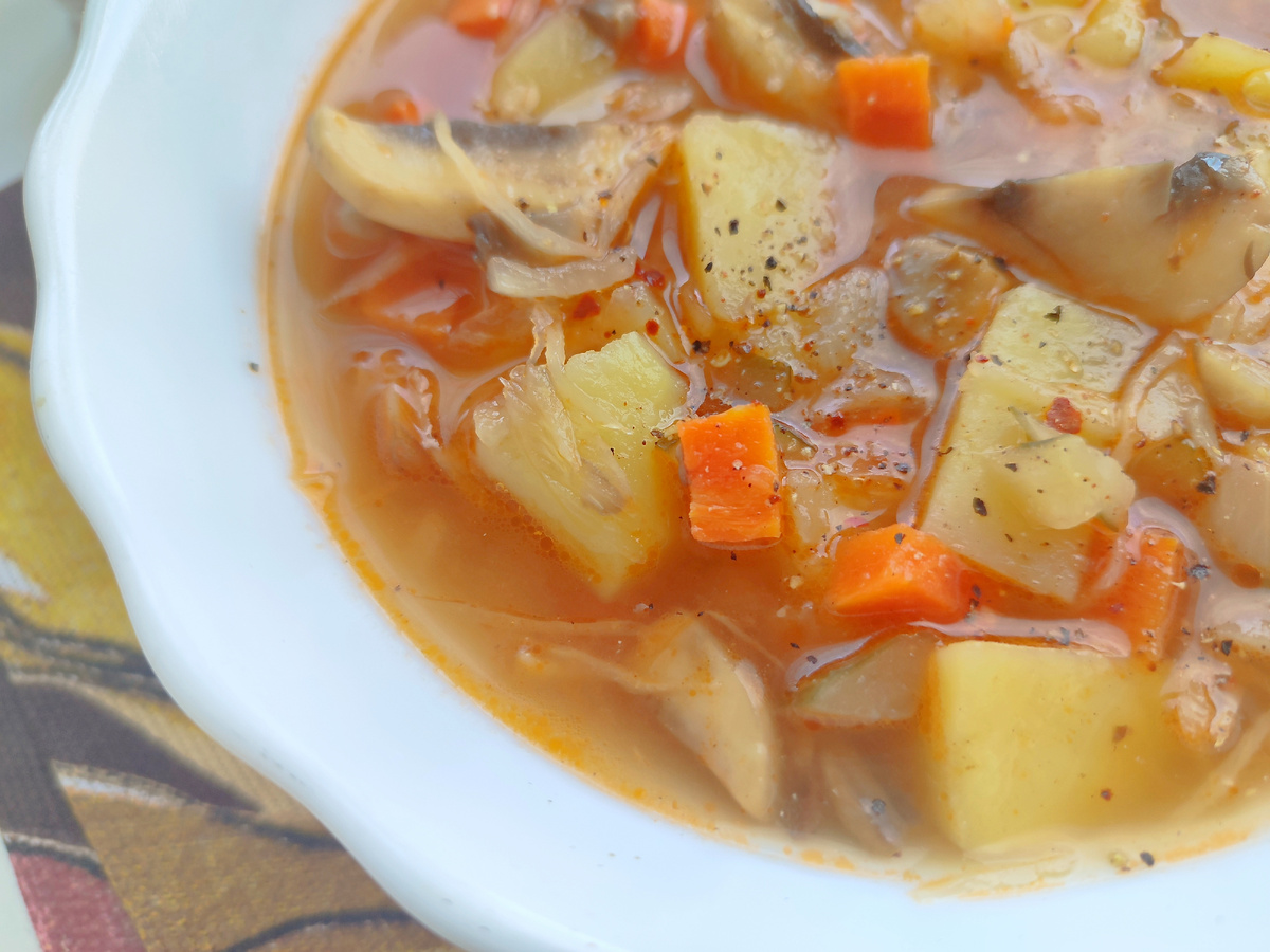 Сытно очень, а это в посту тоже важно. Можно и маслины добавить, и лимон.