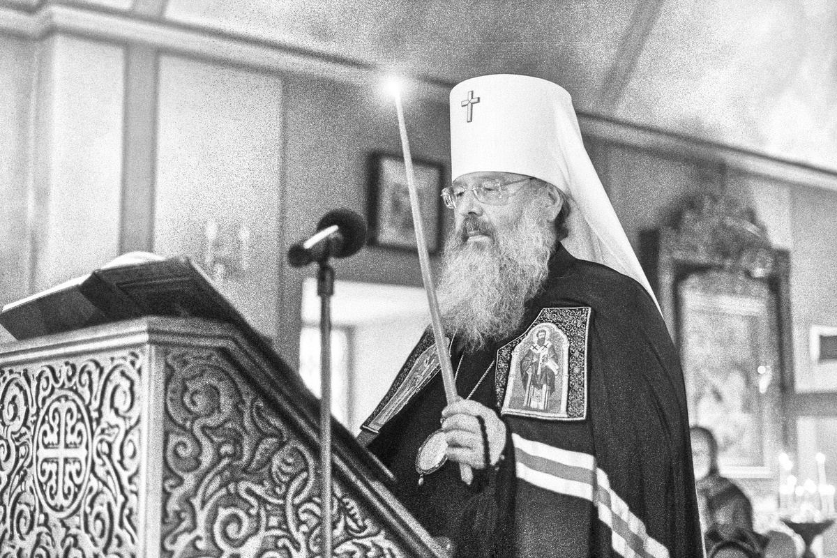 Митрополит Кирилл во время чтения канона святого Андрея Критского