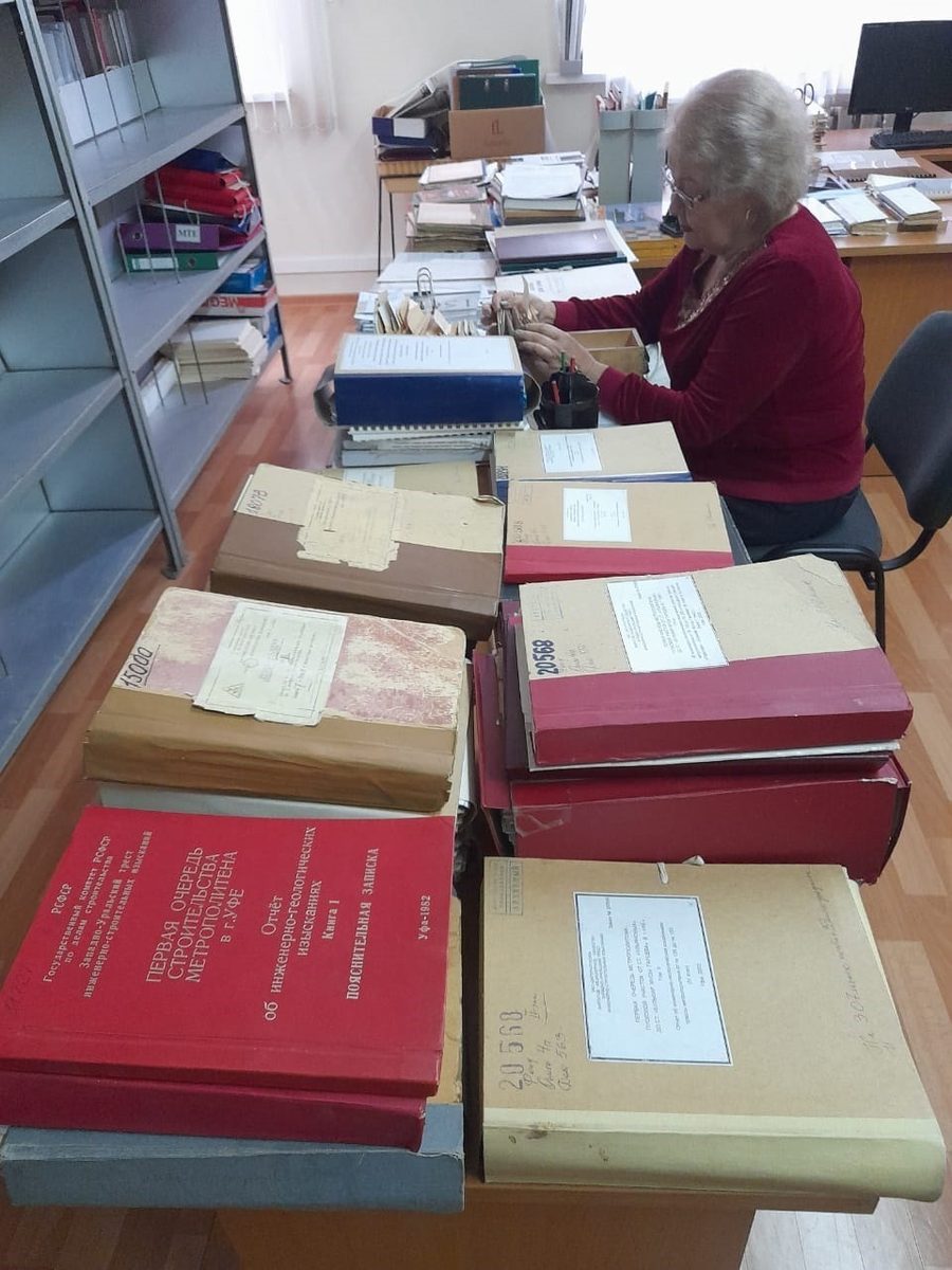 Толстые папки с отчетами об изысканиях под метро хранятся в архиве АО «ЗапУралтисиз».Фото:Ринат ФАЙЗРАХМАНОВ