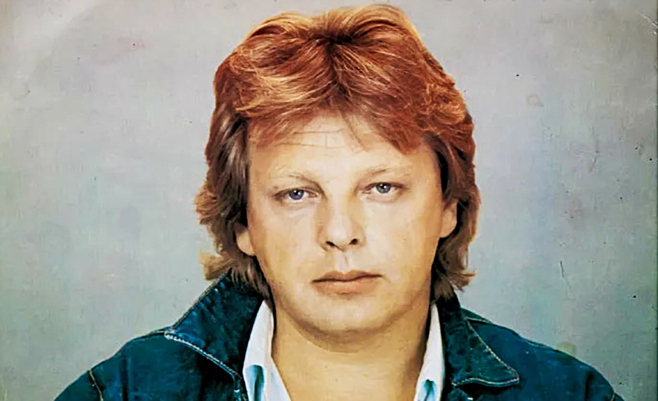 на фото Юрий Антонов в молодости 