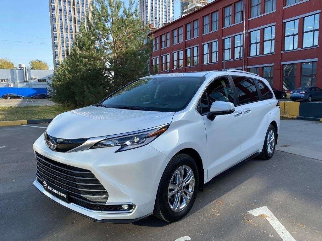 Toyota Sienna. Источник иллюстрации - auto.ru