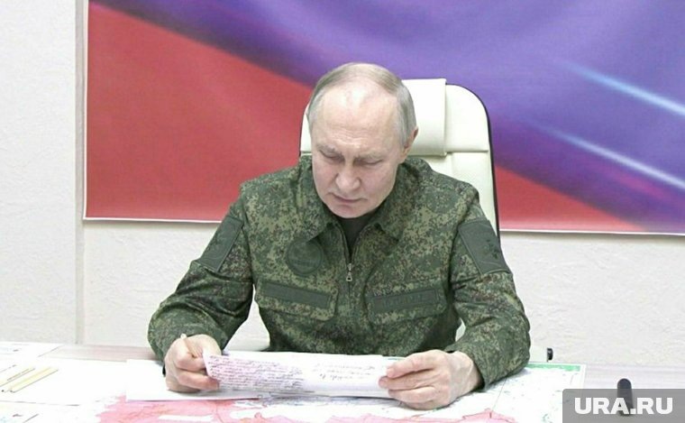    Путин посчитал важным быть в Курской области в военной форме, сообщил Песков